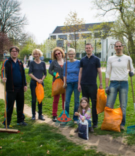 Frühjahrsputz auf dem Patenspielplatz am Europaring