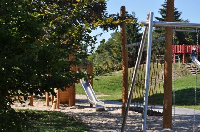 Eröffnung des Spielplatzes am Europaring und Übergabe der Patenschaftsurkunde an den SPD-Ortsverein Magdeburg-Stadtfeld