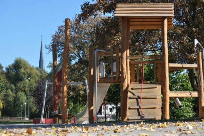 Eröffnung des Spielplatzes am Europaring und Übergabe der Patenschaftsurkunde an den SPD-Ortsverein Magdeburg-Stadtfeld