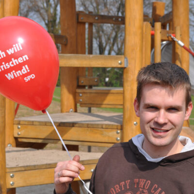 Frühjahrsputz der SPD Stadtfeld am 14.04.2012 auf dem Patenspielplatz am Europaring