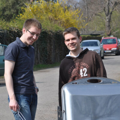 Frühjahrsputz der SPD Stadtfeld am 14.04.2012 auf dem Patenspielplatz am Europaring