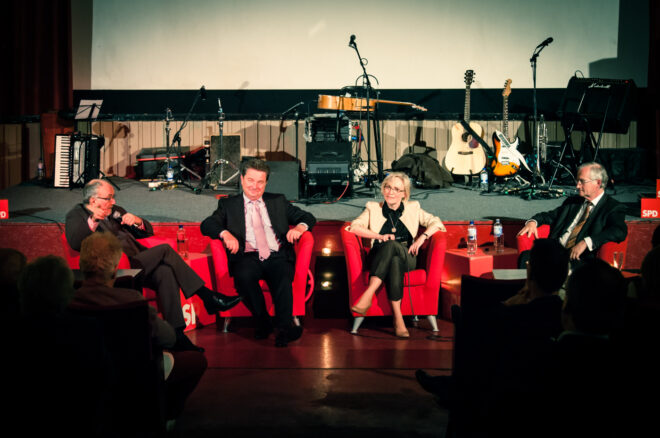 Diskussion “25 Jahre Friedliche Revolution – Erlebnisse, Emotionen, Ergebnisse” am 22.10. im OLi-Kino