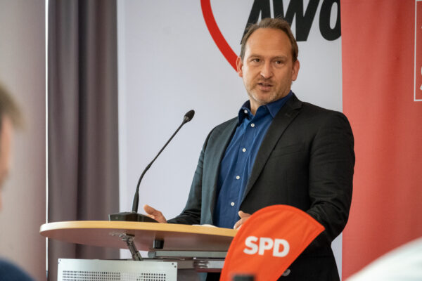 Dr. Falko Grube